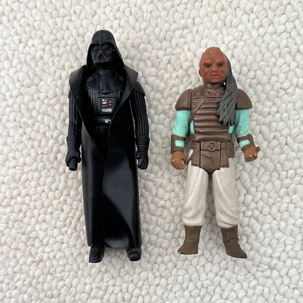 VIntage KENNER Star Wars Darth Vadar and 1983 Weequay action figures
